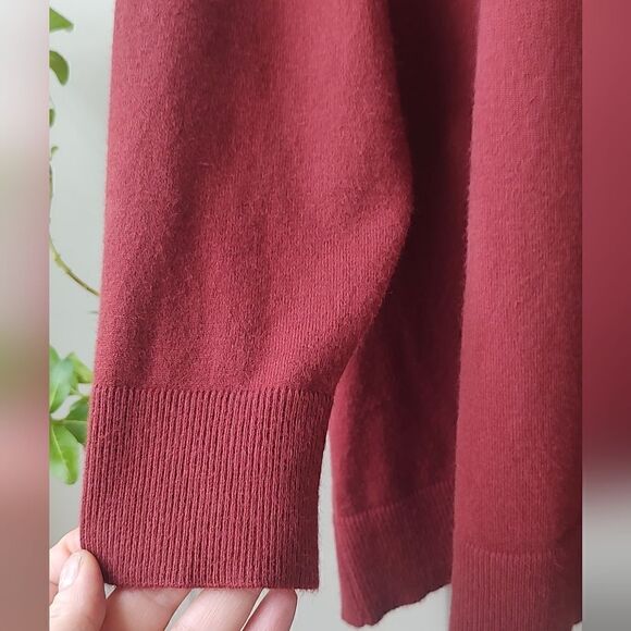 Torrid V Neck Maroon Sweater Size 2 Long Sleeve - Picture 5 of 11
